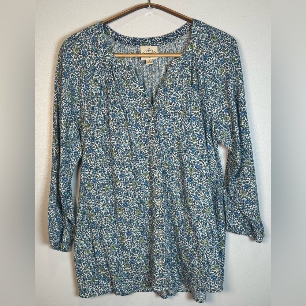 St. John's Bay Blue and Green Floral Relaxed Tunic. Size Small. Romantic.